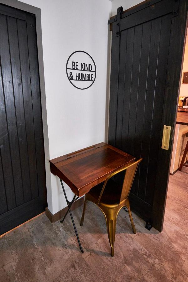 Steps From Downtown Pigeon Forge Parkway + Private Hottub And Firepit - Wifi - Firefly Bungalows Kültér fotó