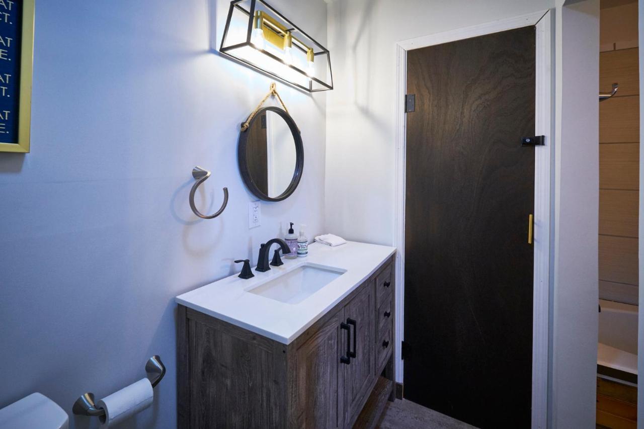 Steps From Downtown Pigeon Forge Parkway + Private Hottub And Firepit - Wifi - Firefly Bungalows Kültér fotó